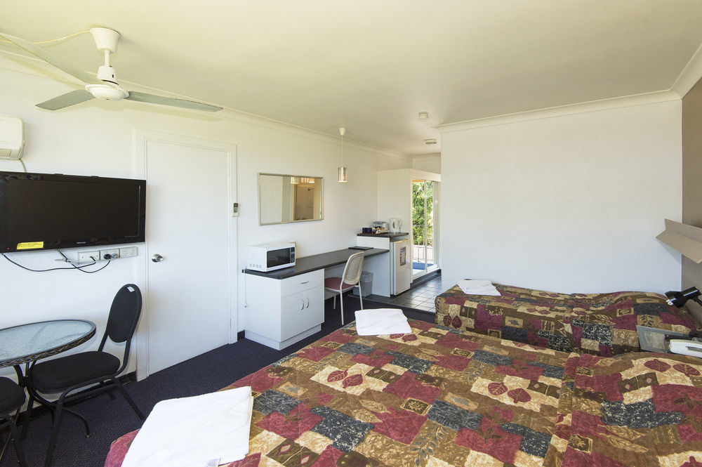 Mid City Motor Inn Mackay Bagian luar foto